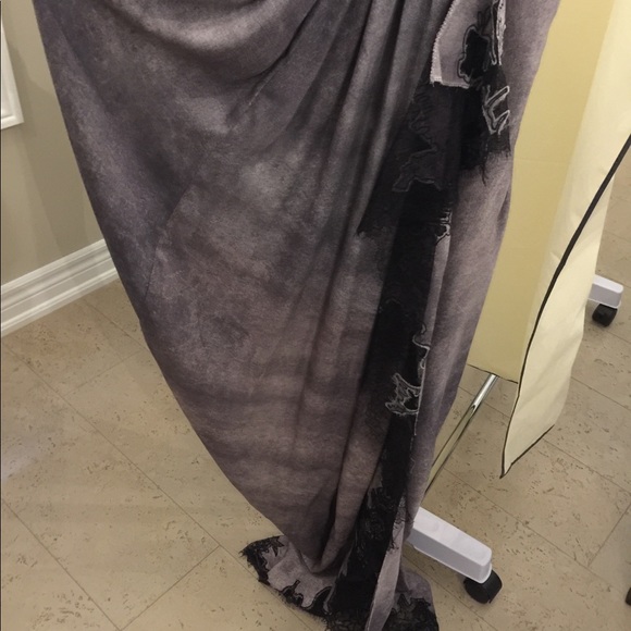 Designer Formal/Evening Gown - Picture 5 of 6